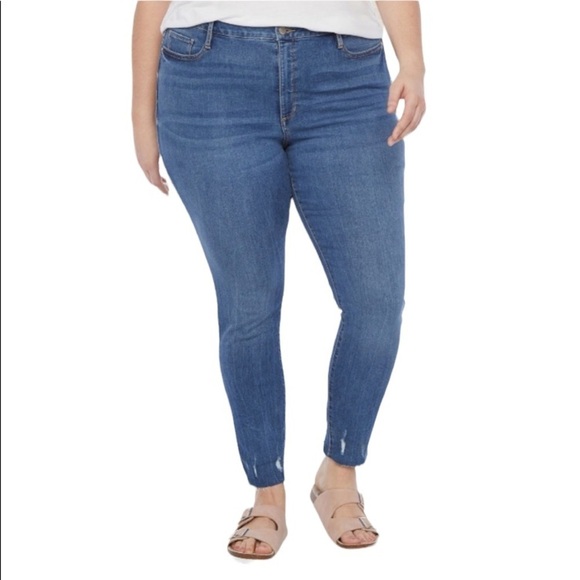 NWT A.N.A Skinny Ankle Raw Hem Jeans Size 22W - Picture 1 of 11